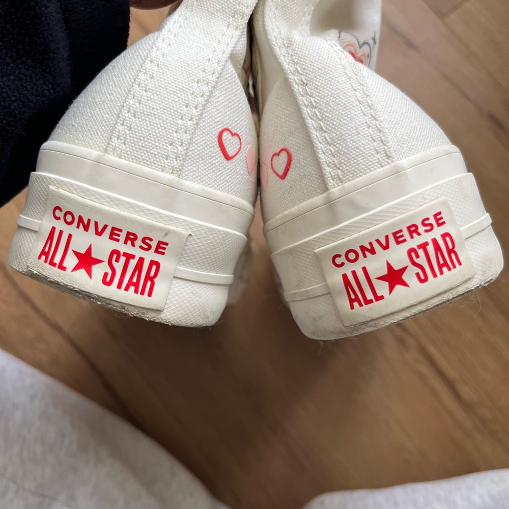 Converse White High-Tops with Red Heart Accents Size 6.5 - Picture 4 of 7